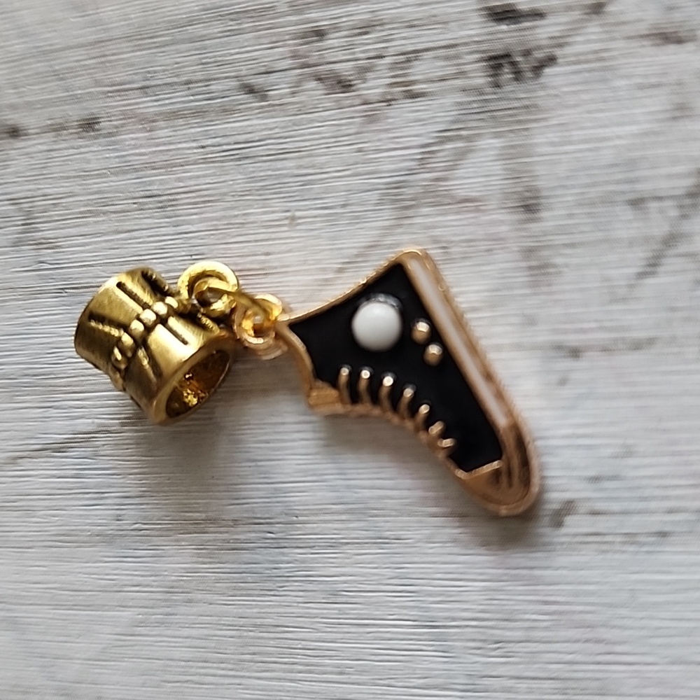 🎈BLACK Converse Charms fits pandora and other Systems - Picture 2 of 4